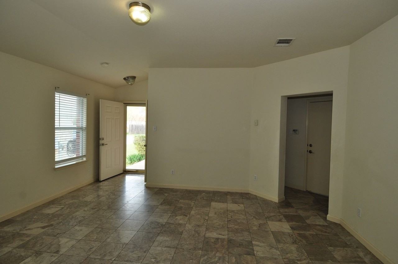 1409 Tea Leaf Dr - Photo 7 of 17