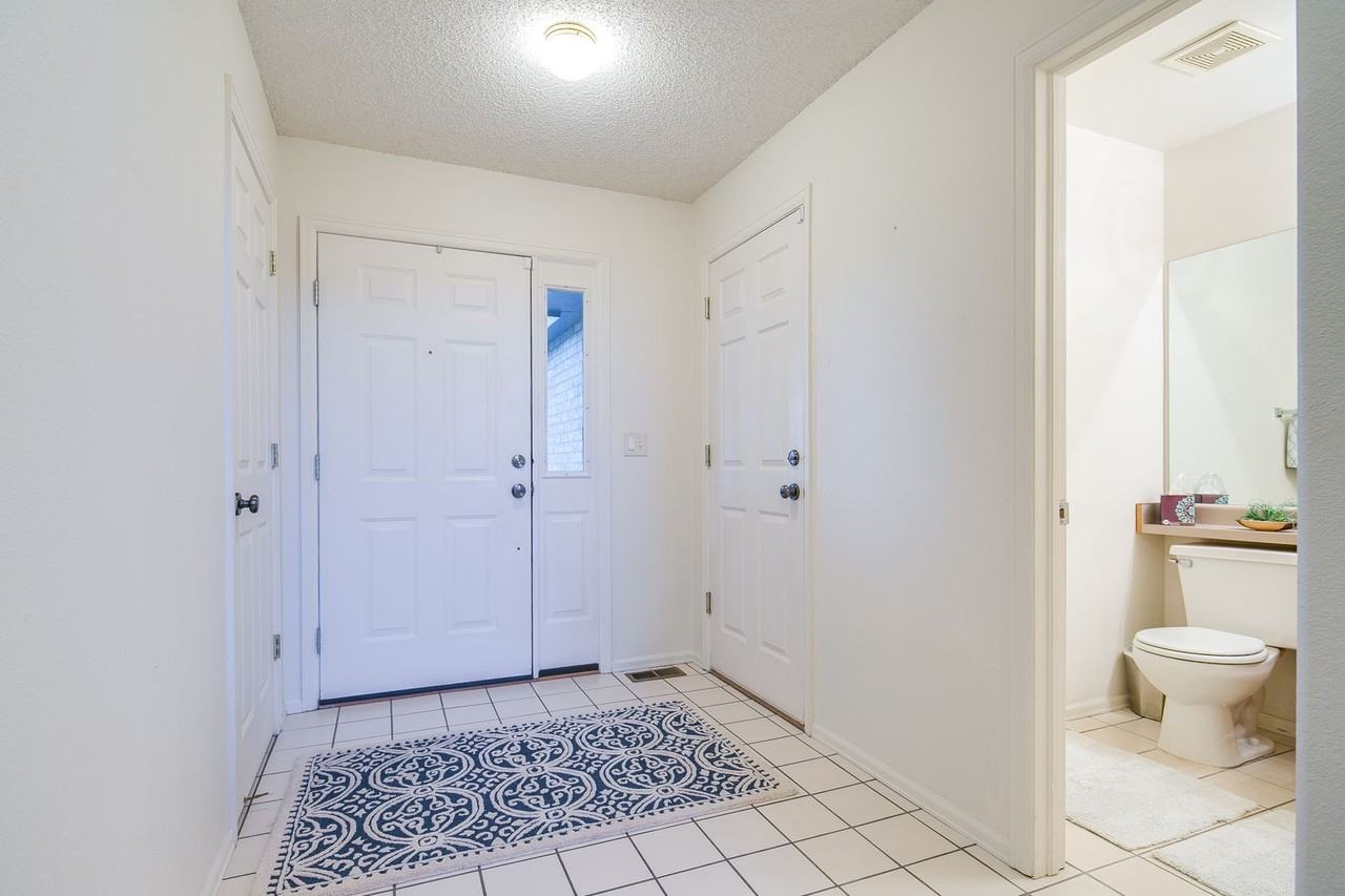 12822 Bellaire St - Photo 7 of 35