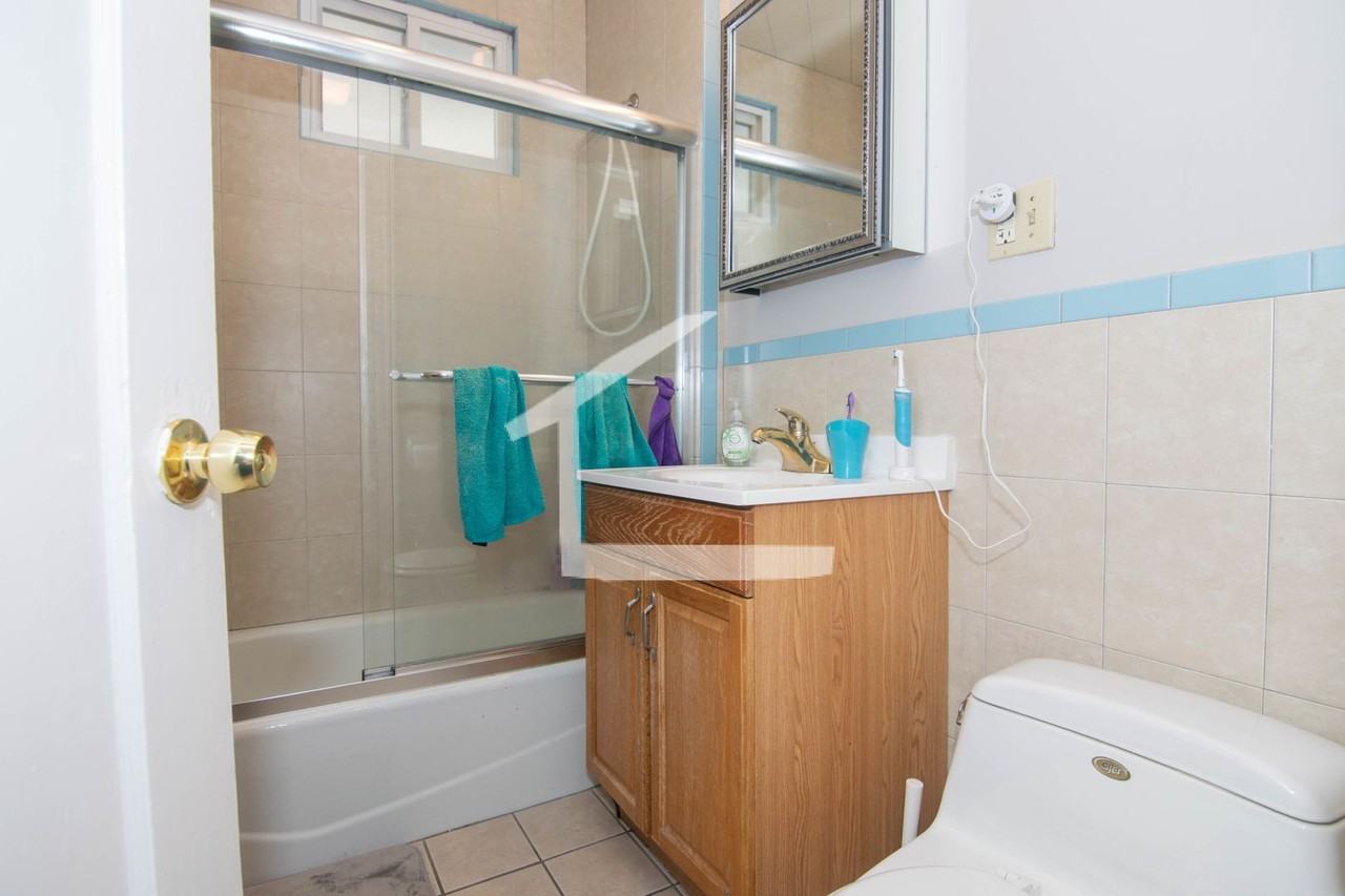 44 Long Ave - Photo 2 of 14