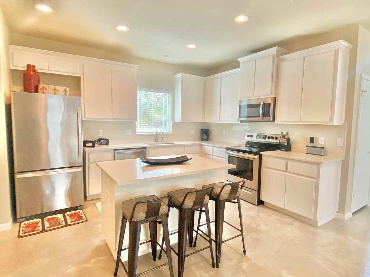 217 Grange St - Photo 5 of 16