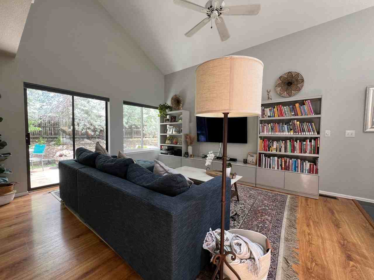 4072 Dawn Ct - Photo 5 of 25