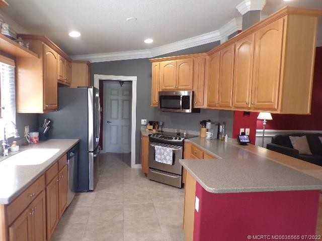 10426 Sw Stratton Dr #NA - Photo 3 of 14