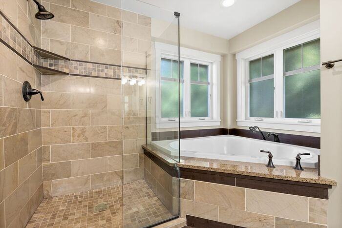 215 Nw 60th St - Photo 3 of 50