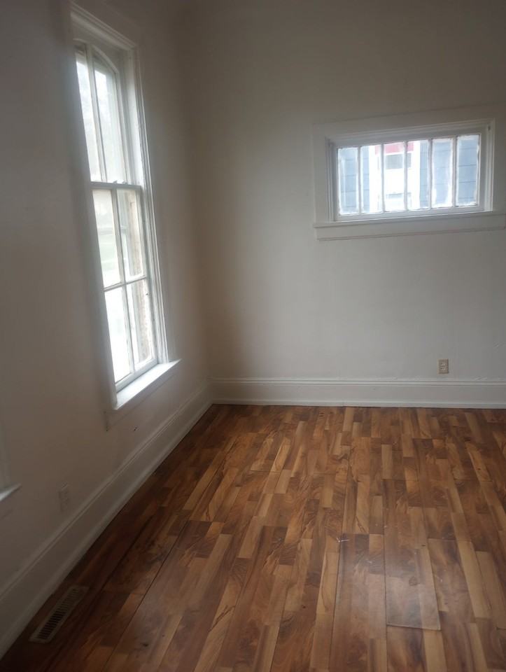 920 Park Ave - Photo 5 of 21