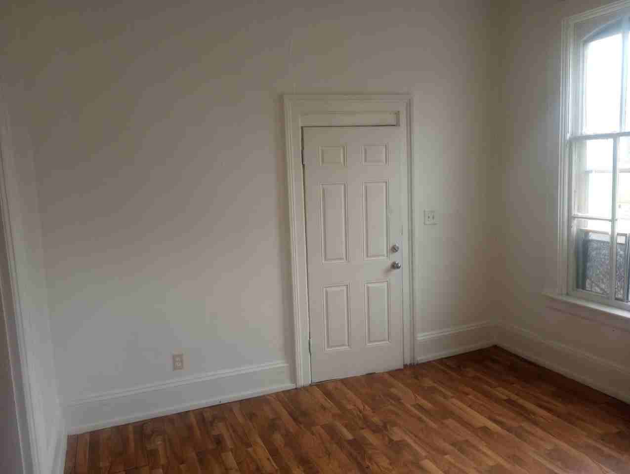 920 Park Ave - Photo 7 of 21
