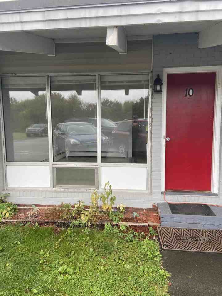 220 Derry Rd #7 - Photo 4 of 8