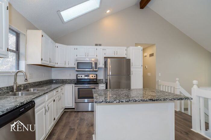 10402 Nw 57th Ter - Photo 2 of 17