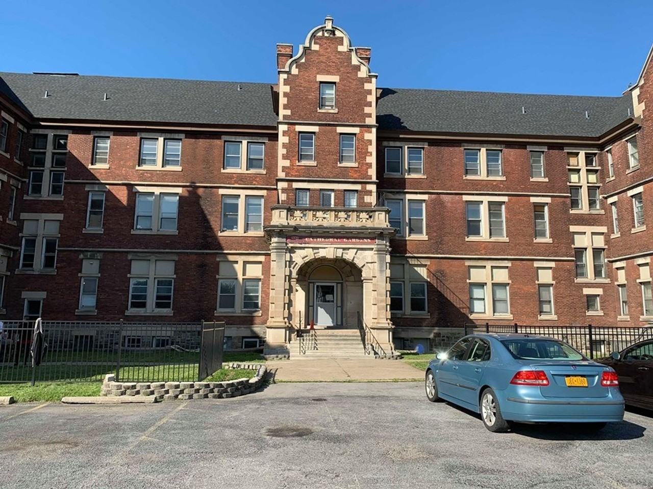 1506-08 Whitesboro St - Photo 2 of 8