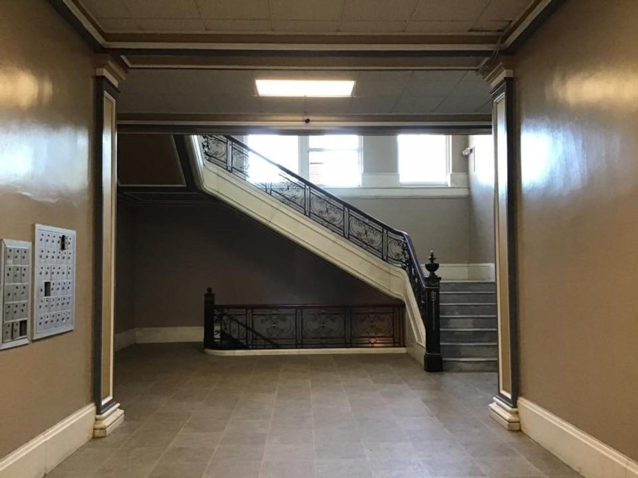 1506-08 Whitesboro St - Photo 4 of 8