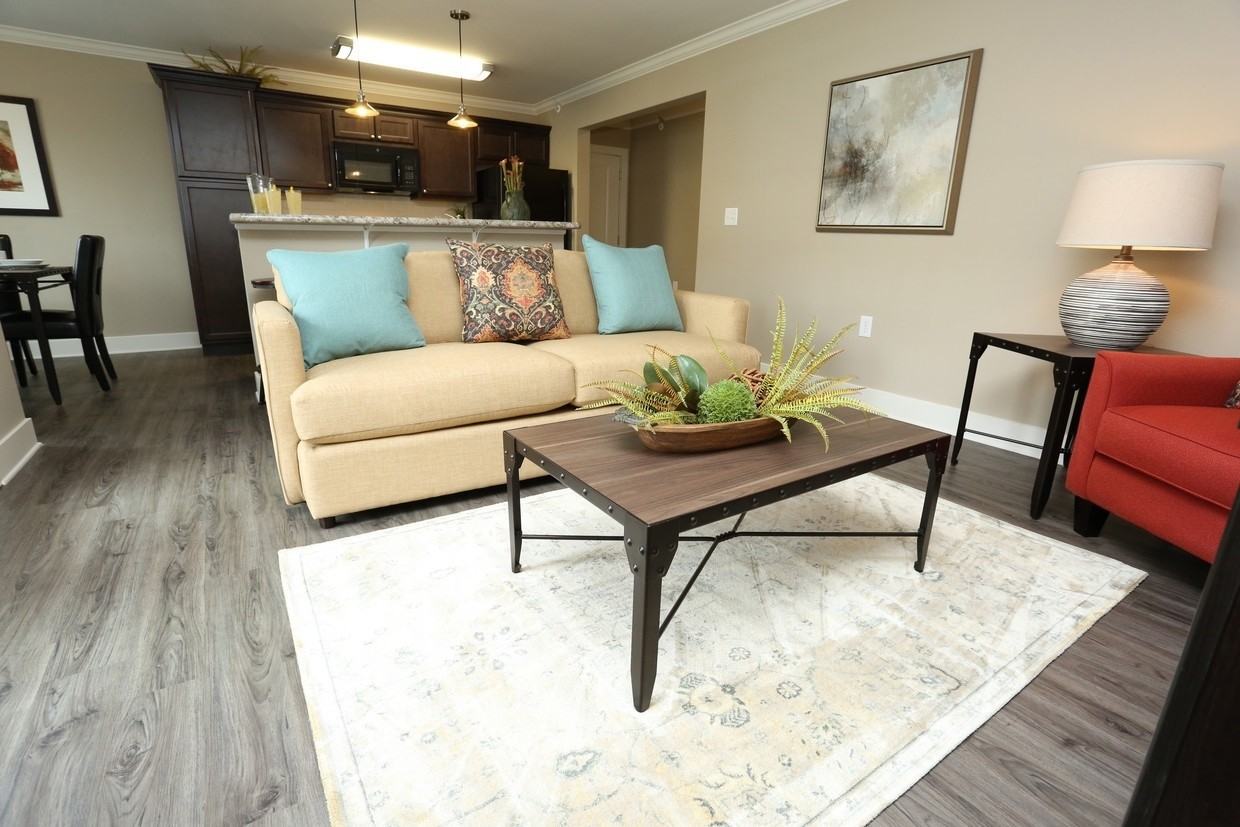 State Street Apartments - Photo 4 of 9