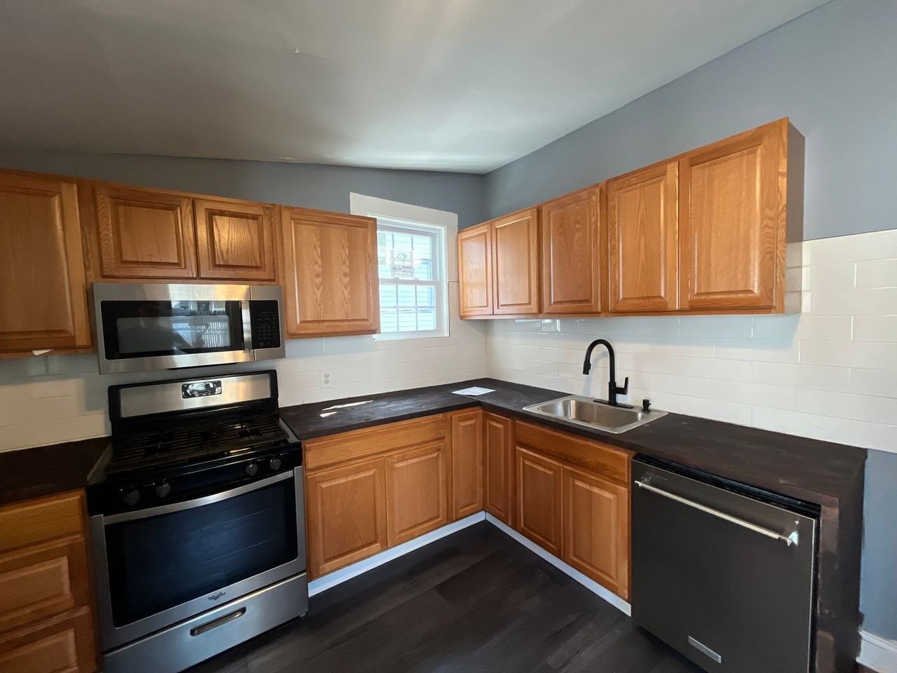 Zillow - Photo 2 of 48