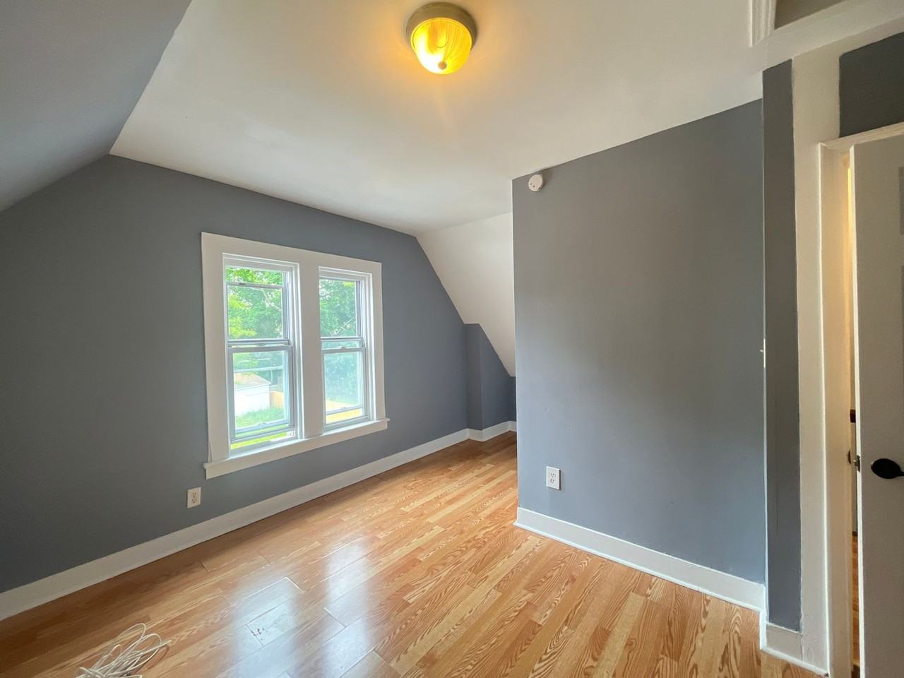 Zillow - Photo 3 of 48