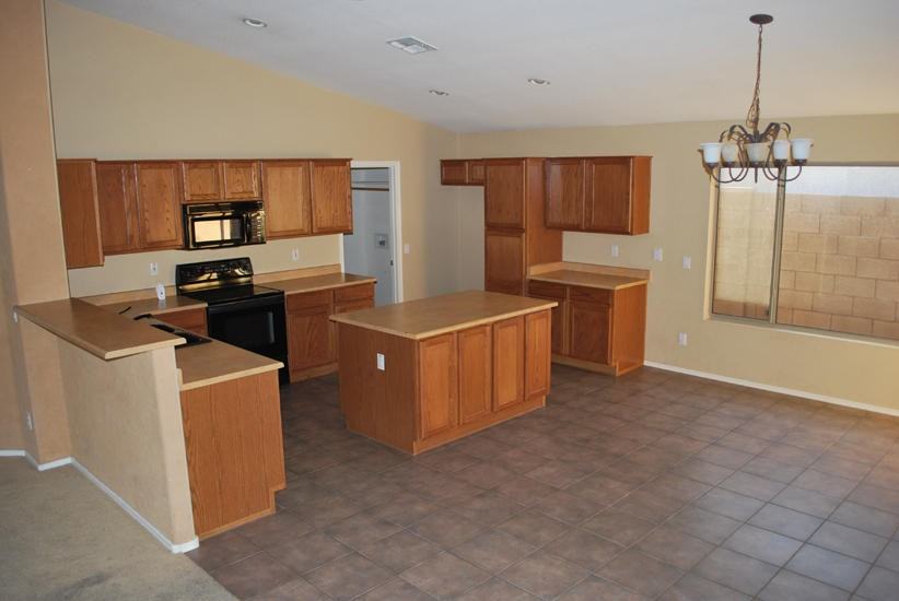 15664 W Saguaro Ln #1 - Photo 2 of 7