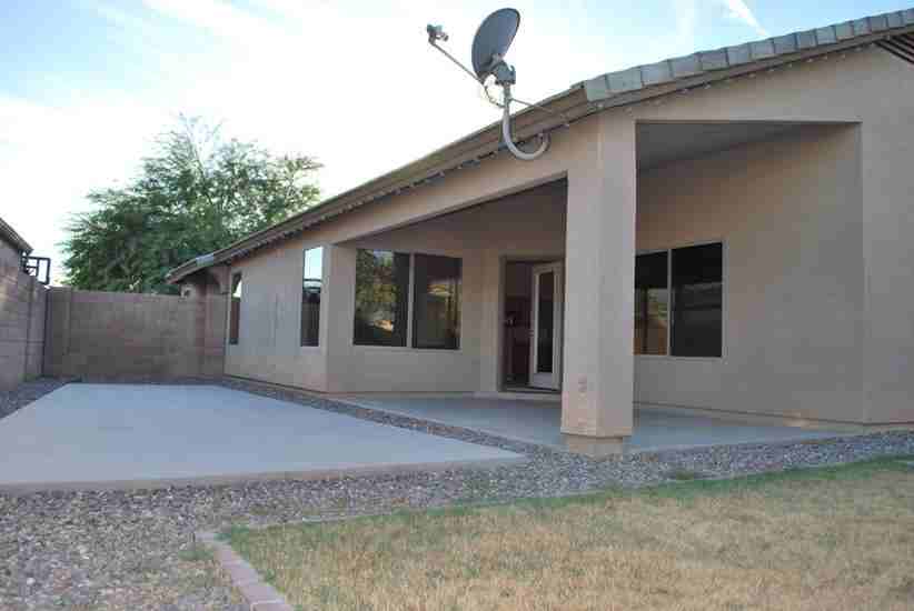15664 W Saguaro Ln #1 - Photo 4 of 7