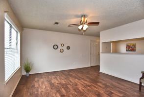 featured image of 701 S Lynn St