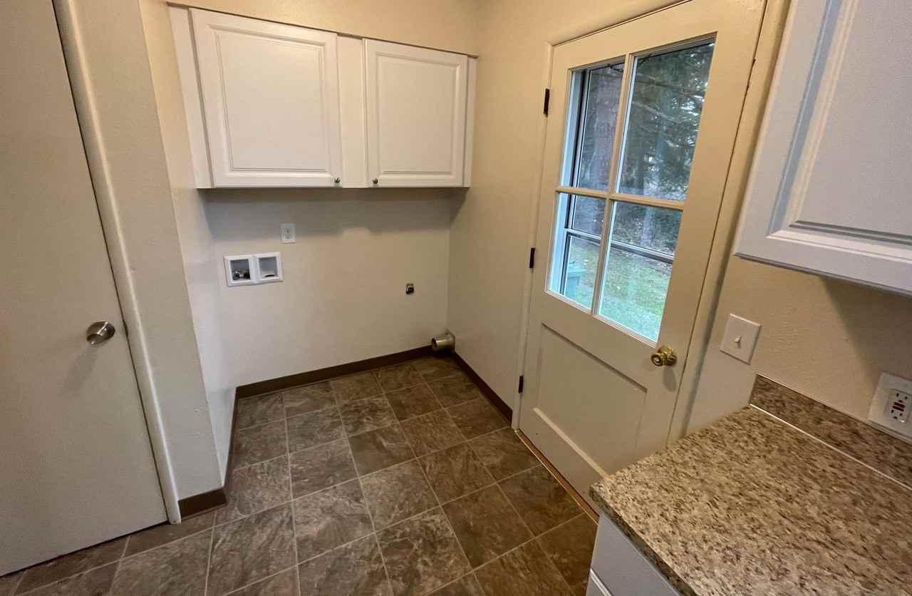 094-Holly Duplexes - Photo 3 of 26