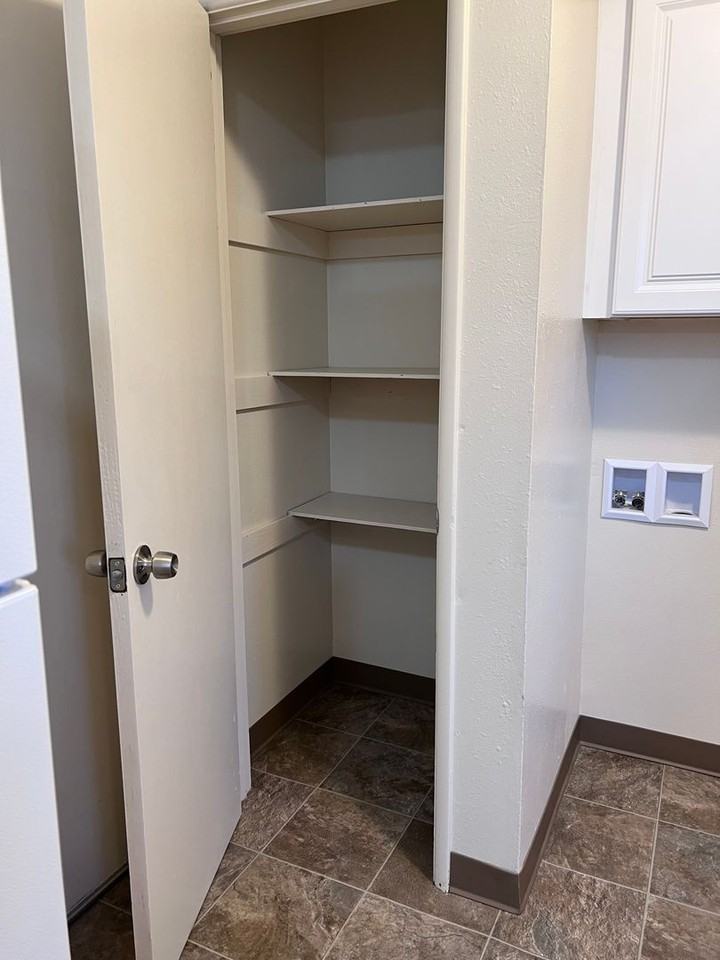 094-Holly Duplexes - Photo 5 of 26