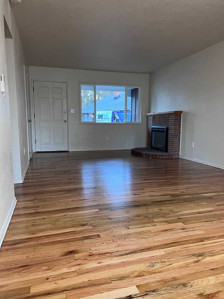 094-Holly Duplexes - Photo 6 of 26