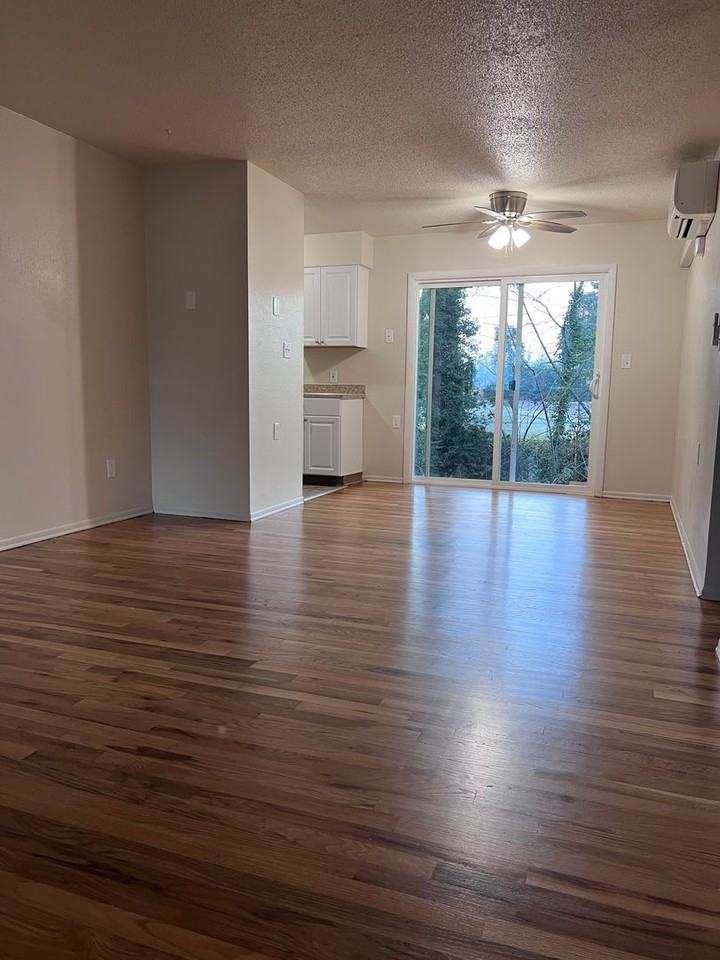 094-Holly Duplexes - Photo 7 of 26