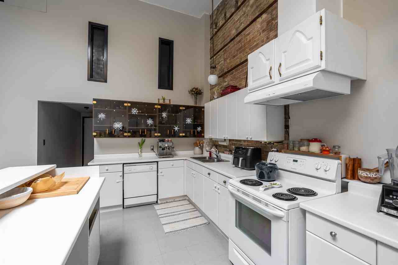 188 Front St N #1 - Photo 3 of 10