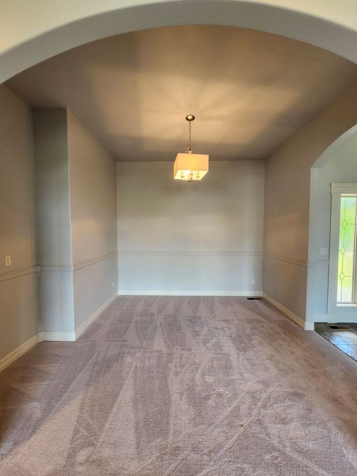 718 Briarwood Dr - Photo 7 of 30