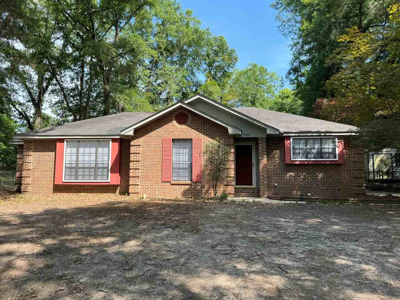 348 Bent Tree Dr - Photo 2 of 23