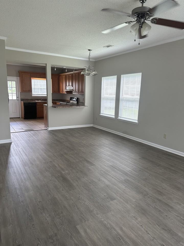 1621 Love Avenue - Villa 10 #10 - Photo 3 of 8