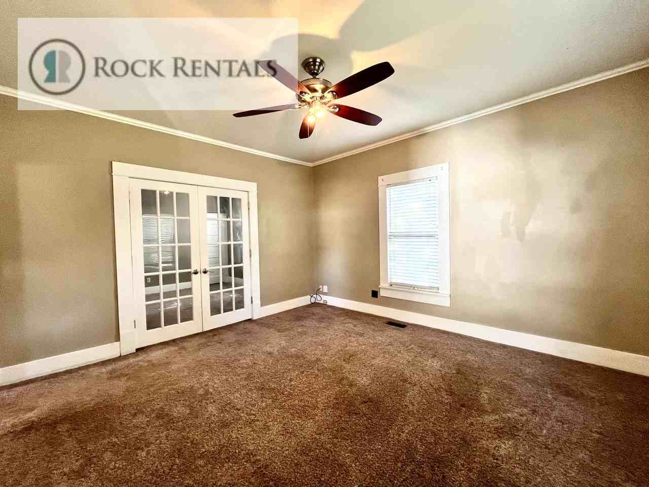 715 E 6th Ave - Photo 2 of 10