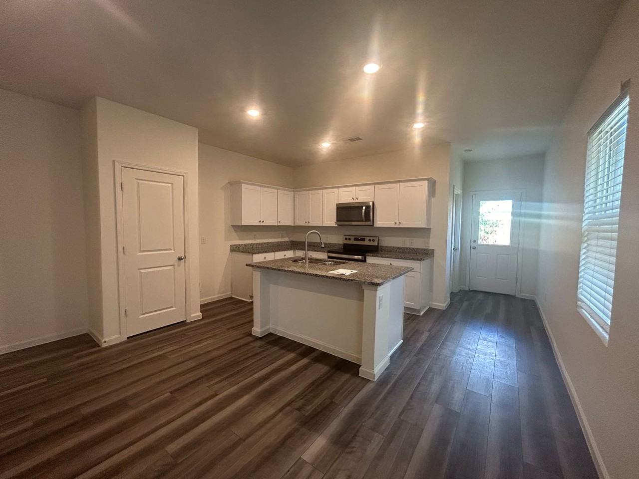 1805 Chapel Hill Rd - Photo 5 of 16