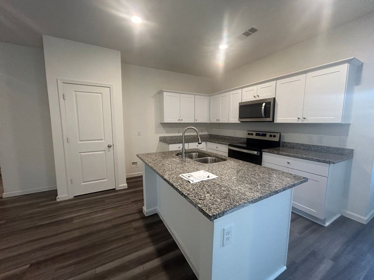 1805 Chapel Hill Rd - Photo 6 of 16