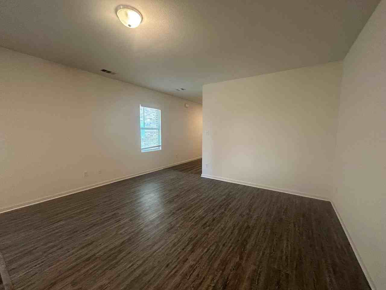 1805 Chapel Hill Rd - Photo 7 of 16
