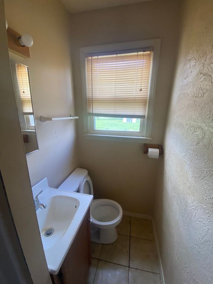 817 Detroit Ave - Photo 2 of 5