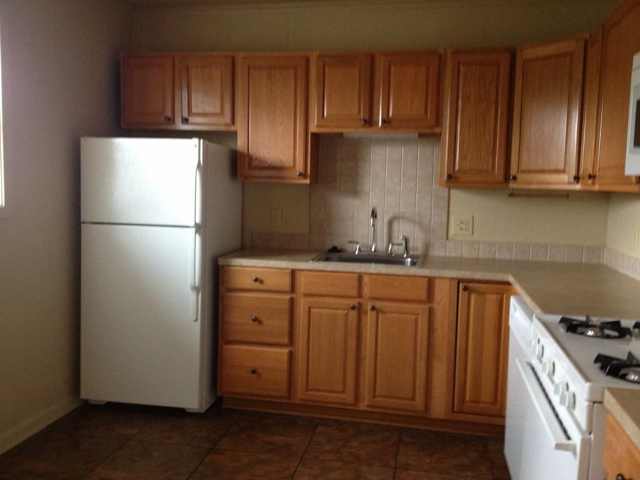 606 S Trenton St #4 - Photo 2 of 4