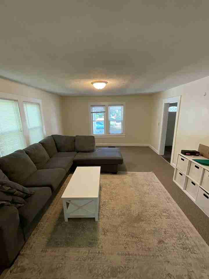 418 E 8th St - Photo 2 of 29