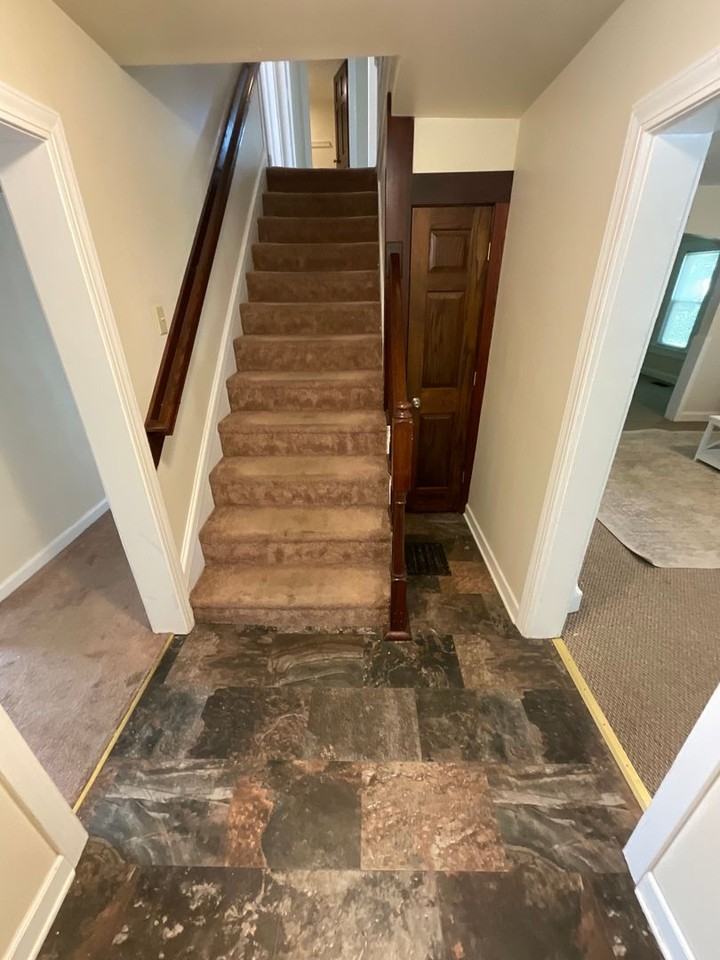 418 E 8th St - Photo 5 of 29