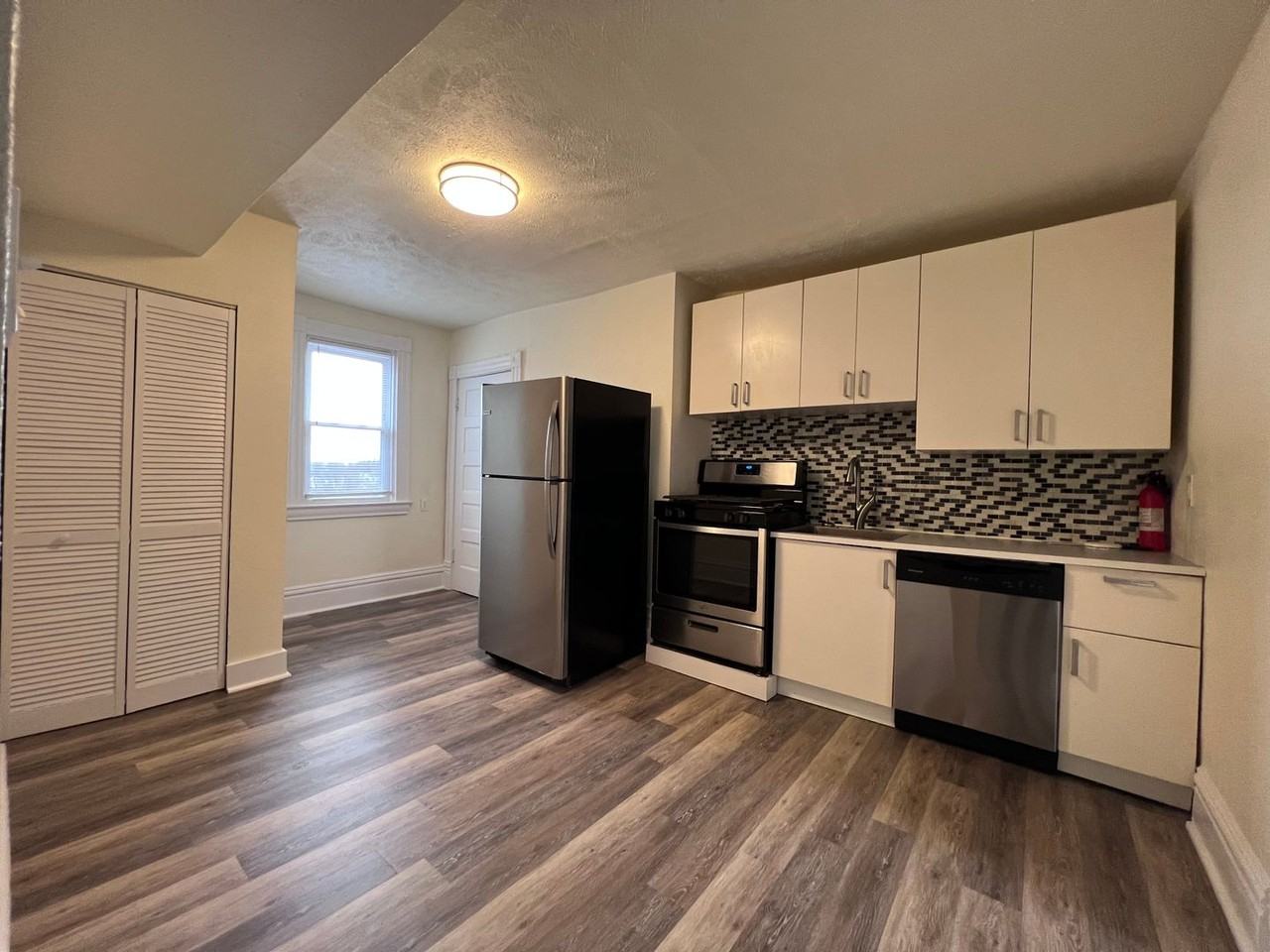 427 Saint Joseph St Fl 2 - Photo 2 of 12