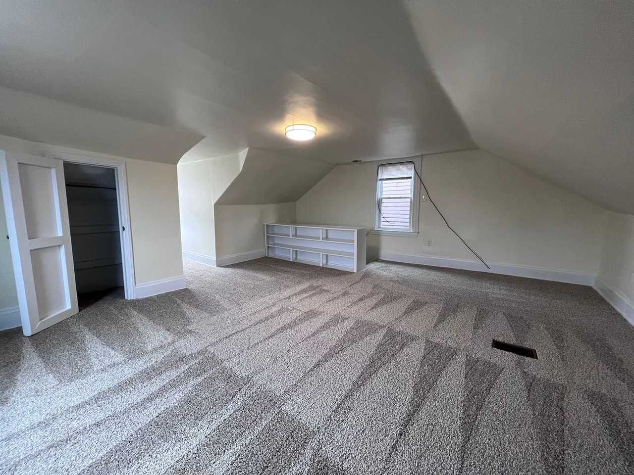 427 Saint Joseph St Fl 2 - Photo 6 of 12