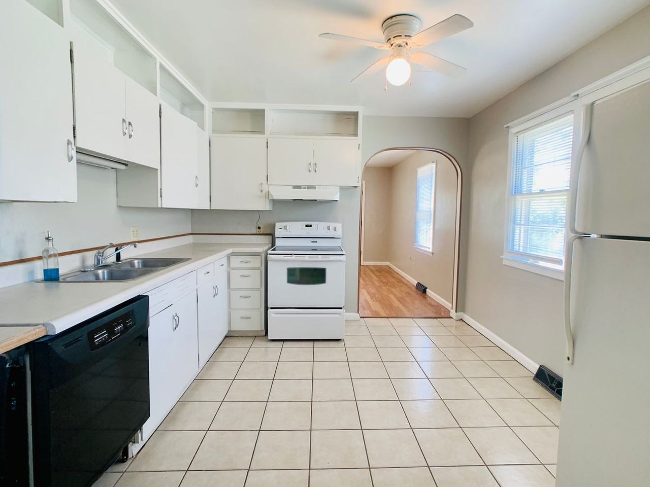 1207 7th Ave - Photo 3 of 10