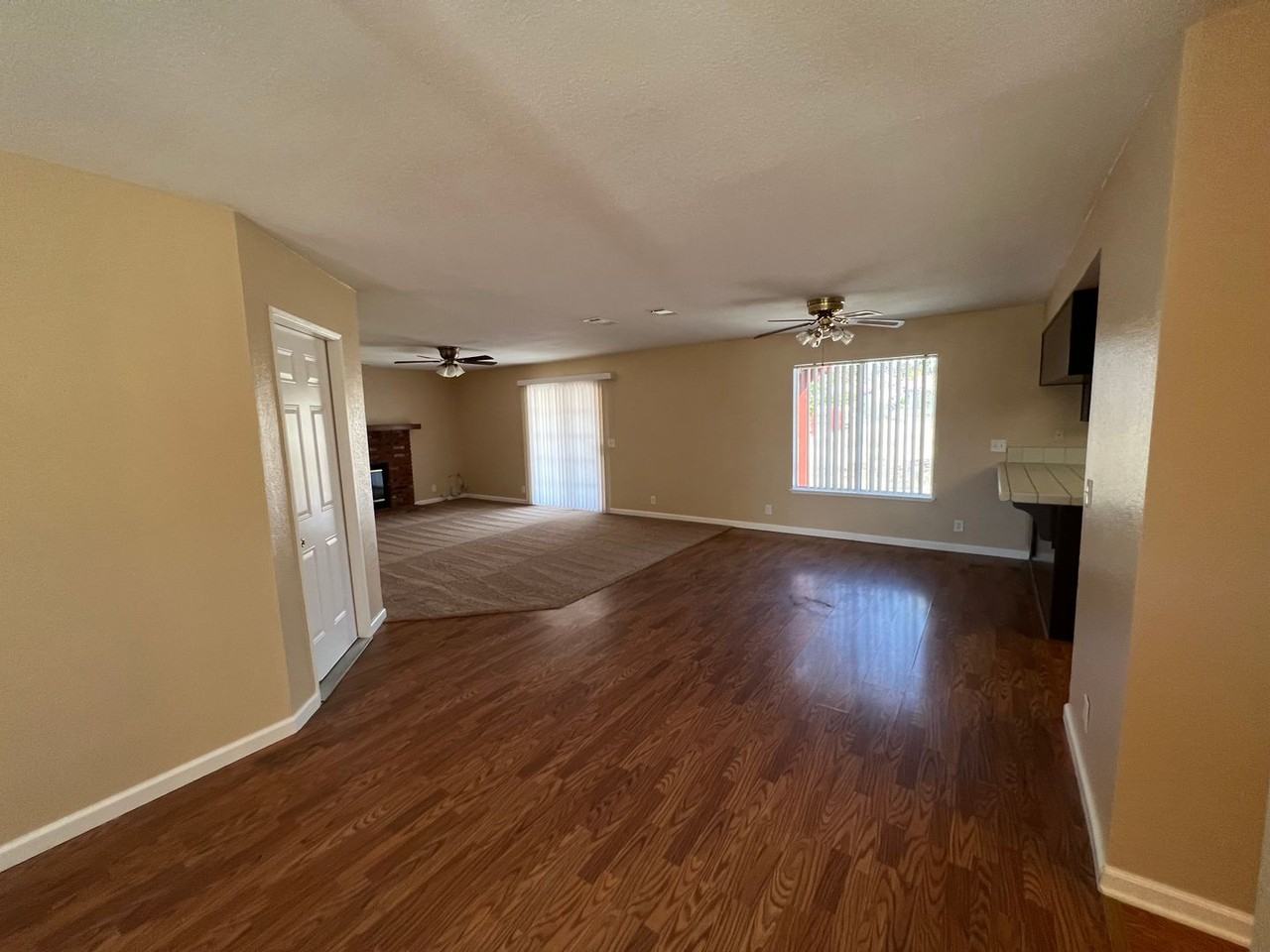 19160 Corwin Rd - Photo 5 of 24
