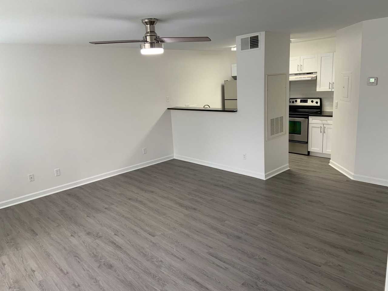 4752 Walden Cir - Photo 4 of 16