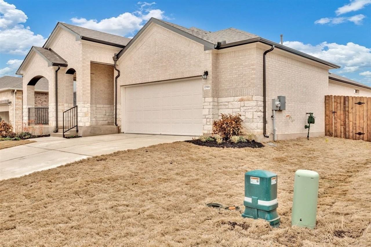 17916 Curio Dr - Photo 3 of 20