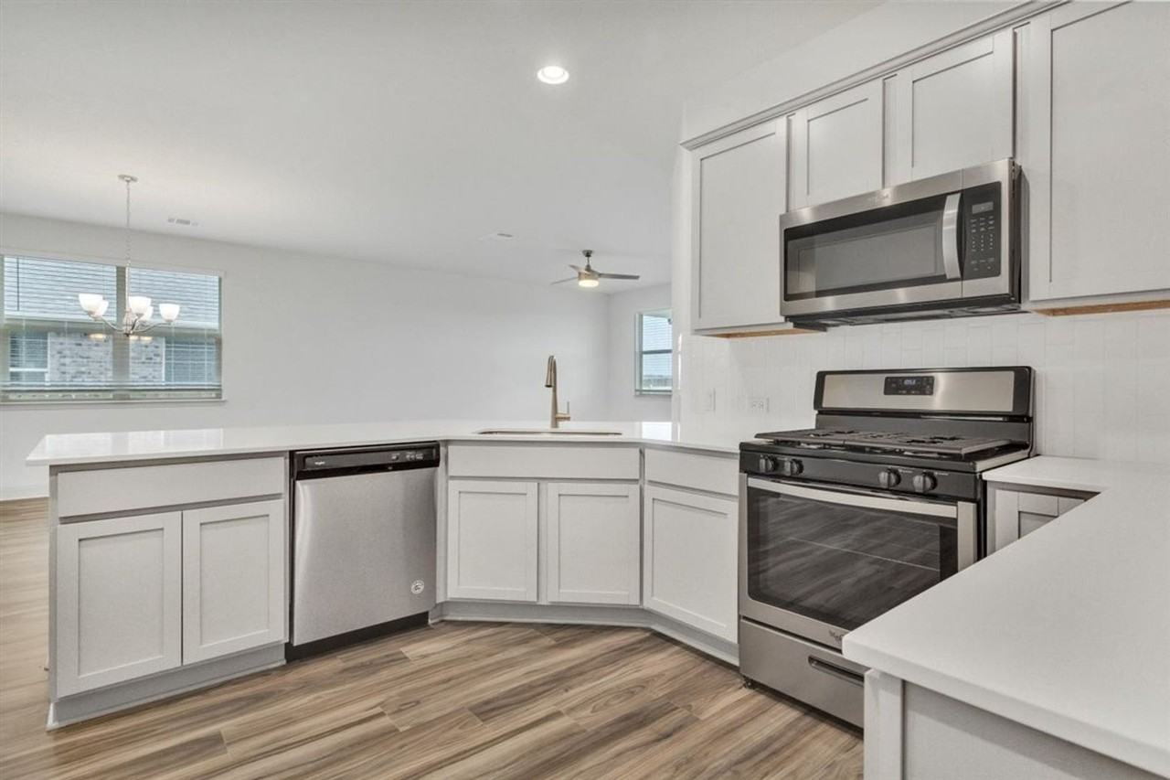 17916 Curio Dr - Photo 4 of 20