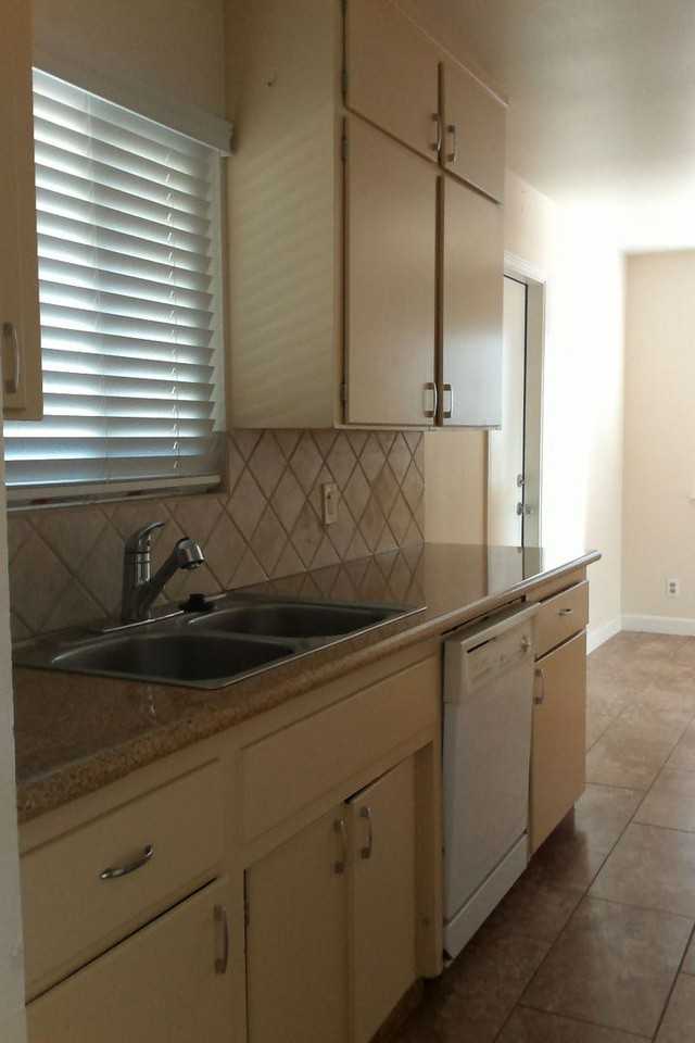 4442 N Manila Ave - Photo 3 of 12