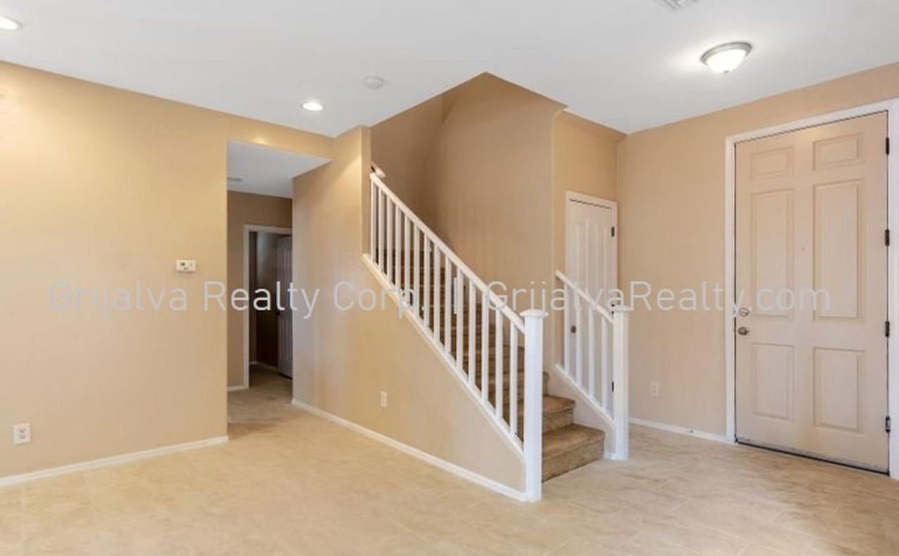 548 W Tiger Shark Rd - Photo 3 of 18