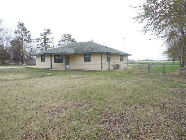 10040 Pecan Tree Cir - Photo 3 of 18