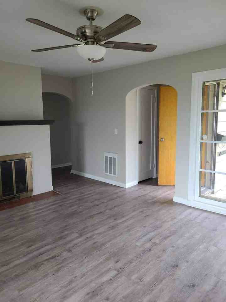1060 C St Sw - Photo 5 of 22
