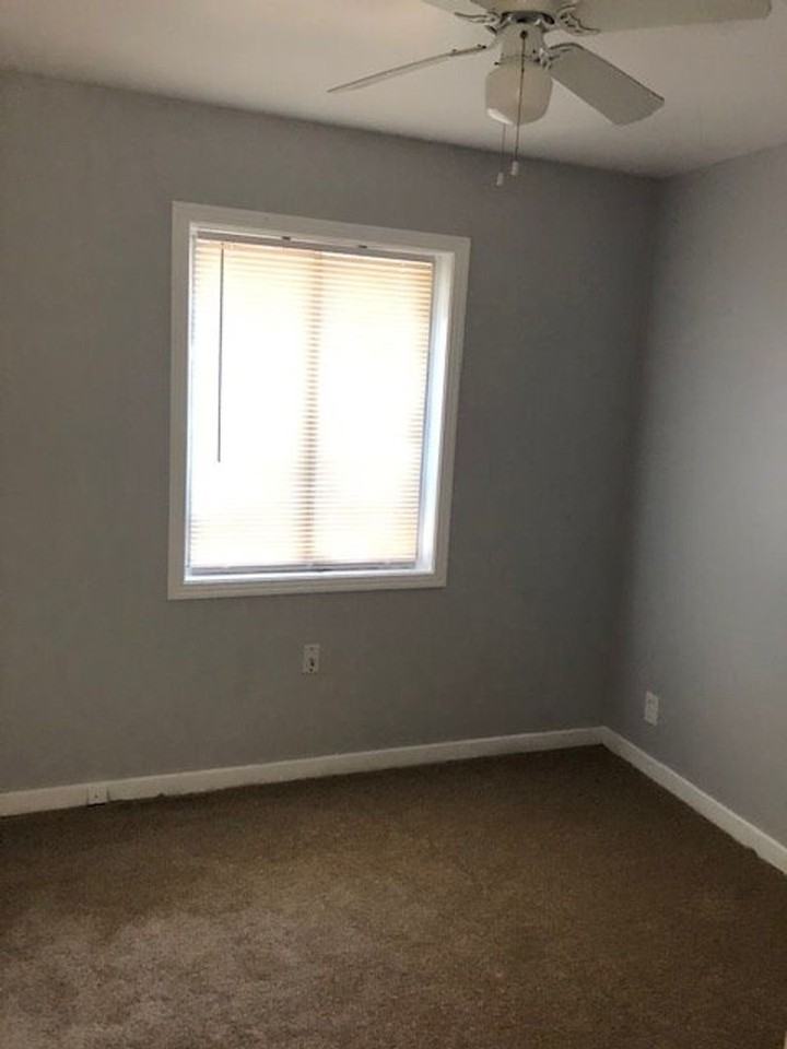 4300 49th Ave N - Photo 5 of 14