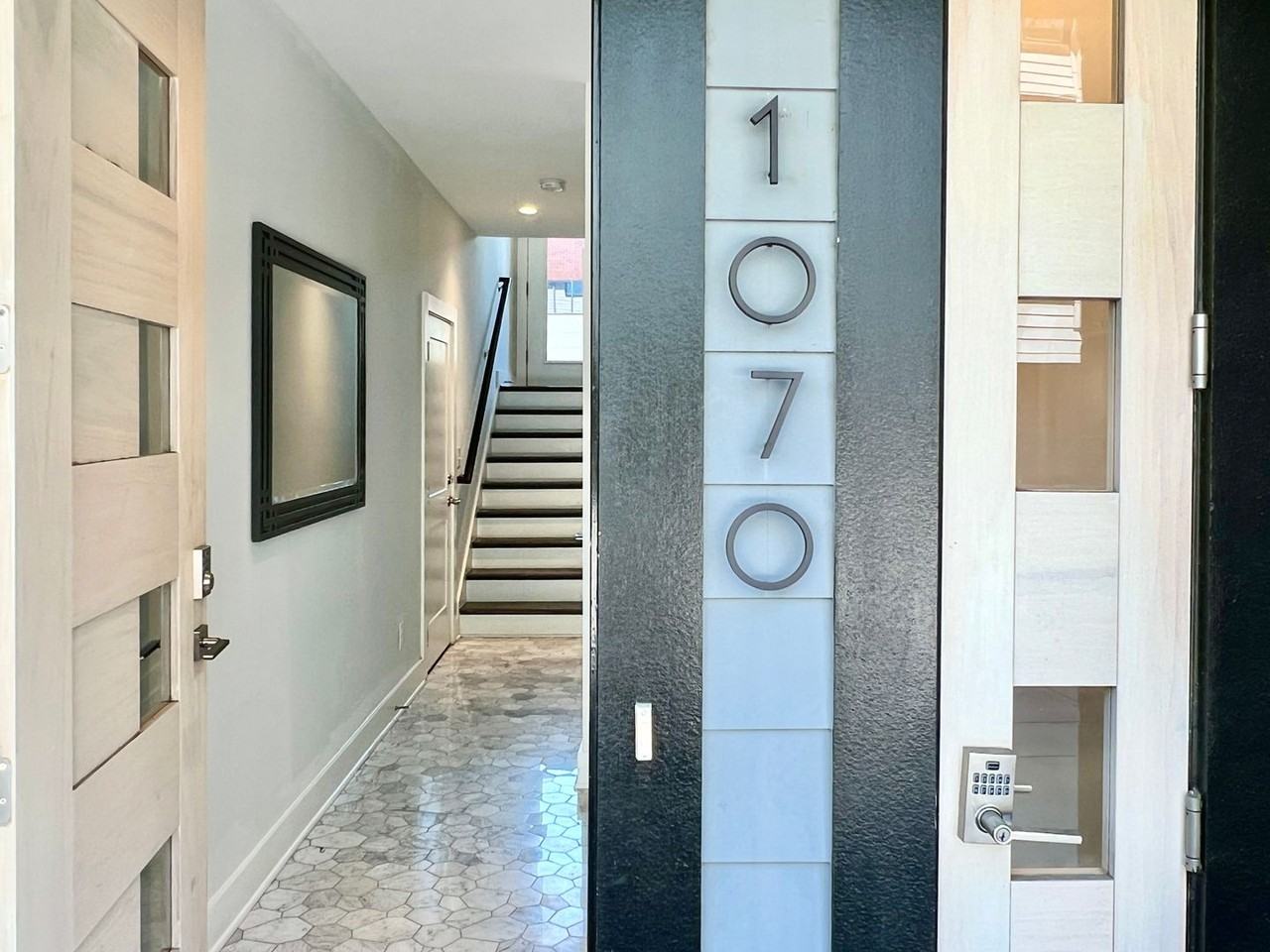 1070 Kenilworth Ave - Photo 3 of 50