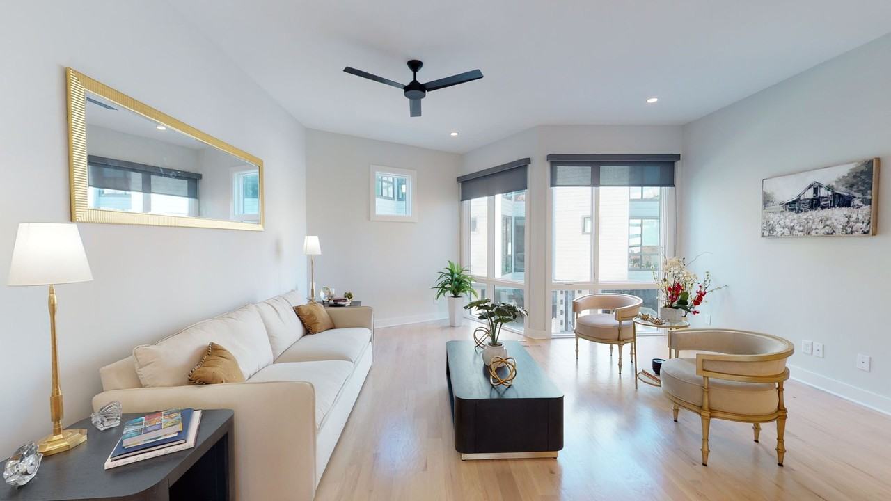 1070 Kenilworth Ave - Photo 6 of 50