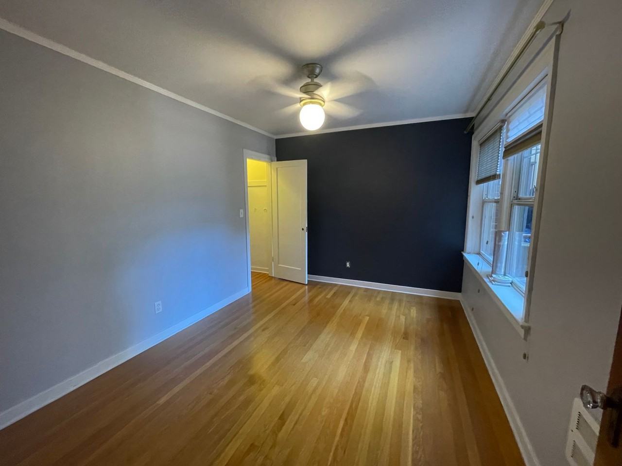 124 Warren Ave N #209 - Photo 3 of 15